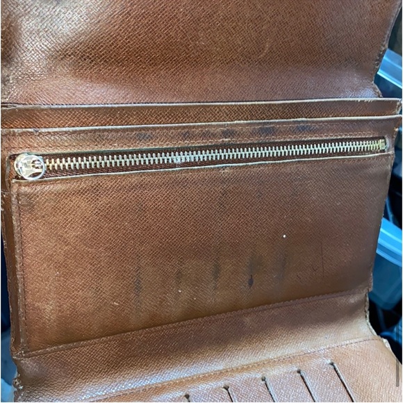 Louis Vuitton Monogram Wallet - Authentic - Picture 13 of 16
